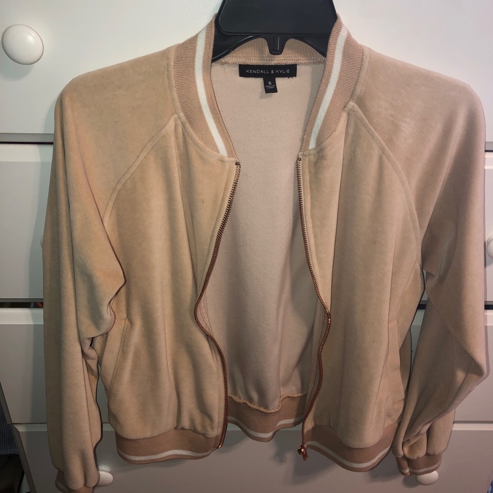 Zip up